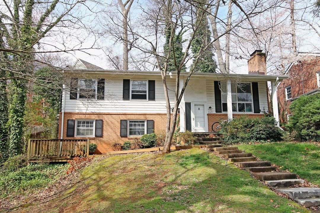 2423 Sunset Rd-Unit -Sunset2423#B in Charlottesville, VA - Building Photo