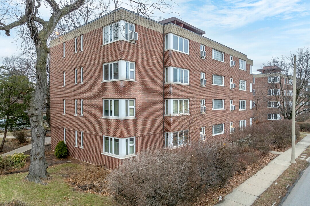 River Forest Garden Condominium in River Forest, IL - Building Photo