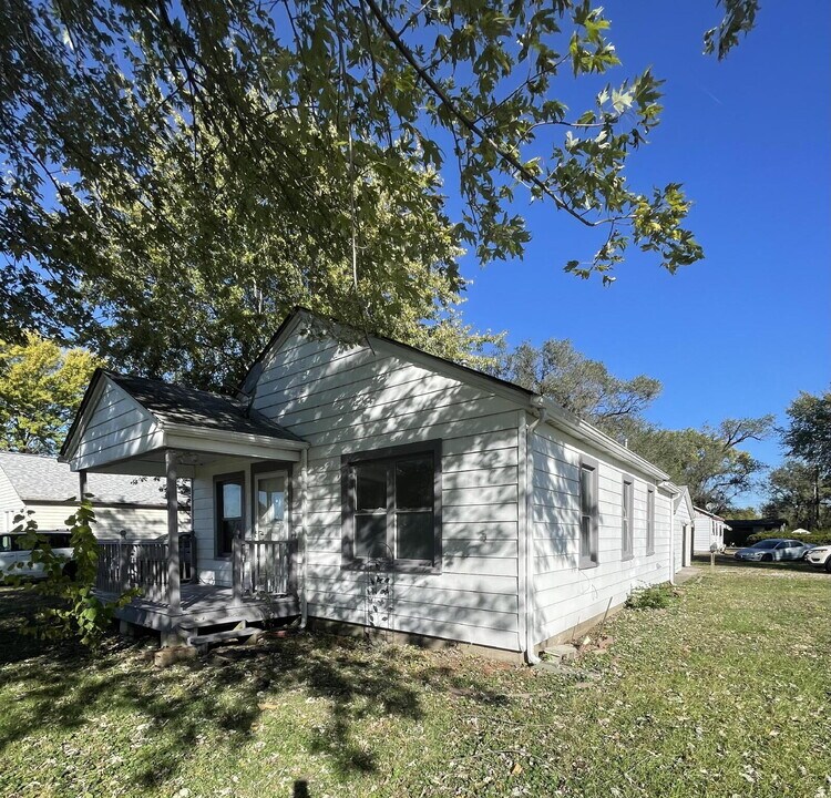 15 Denovion Ct in Sauget, IL - Building Photo