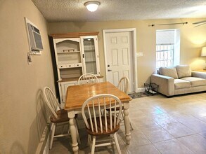 206 Edgewood Dr-Unit -B in West Palm Beach, FL - Building Photo - Building Photo