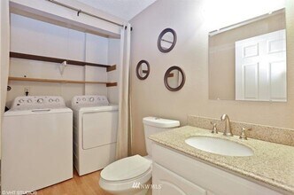 2503 NE 4th St in Renton, WA - Building Photo - Building Photo