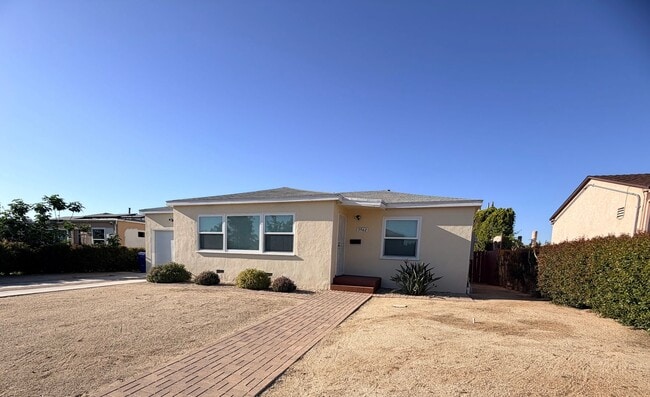 property at 3962 Hannibal Pl