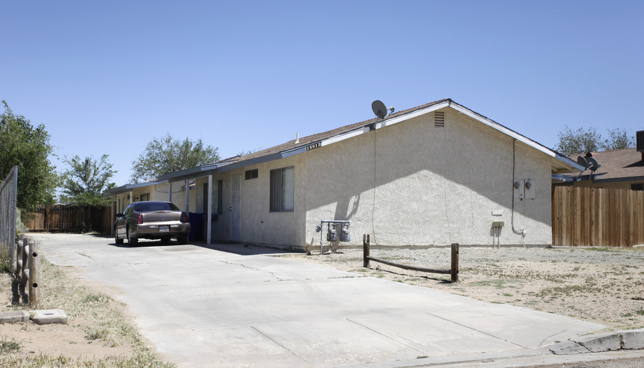 18613 New Hampshire St in Adelanto, CA - Building Photo