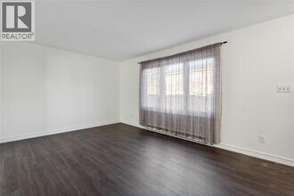 885 Carleton Pl in Sarnia, ON - Foto de edificio - Building Photo