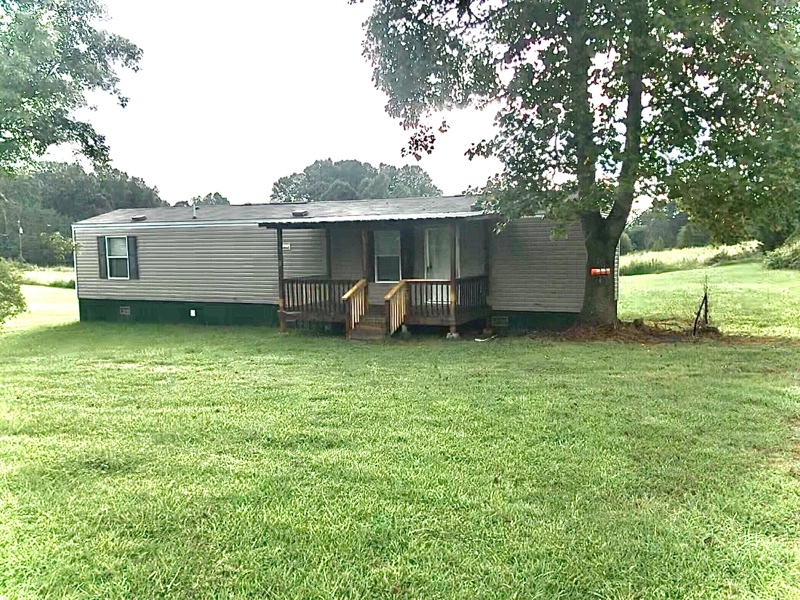 3925 Wilkesboro Hwy in Statesville, NC - Building Photo