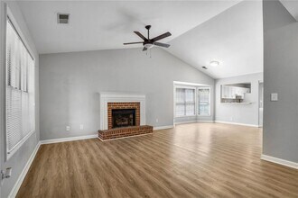 5020 Laurel Springs Way SE in Smyrna, GA - Building Photo - Building Photo