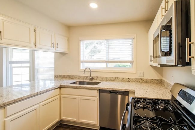 16203 Mission Falls Dr in Houston, TX - Building Photo - Building Photo