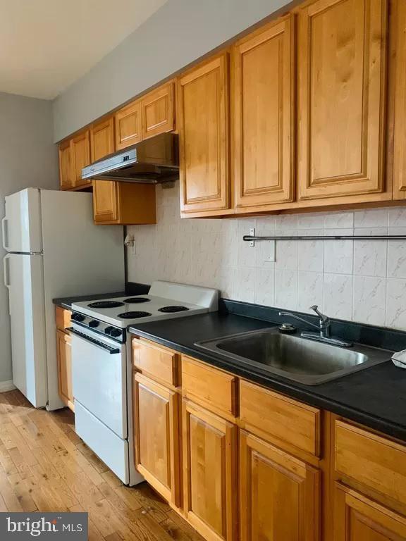 property at 1427 Wharton St