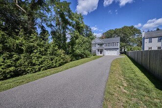11 Saratoga Ln in Framingham, MA - Building Photo - Building Photo