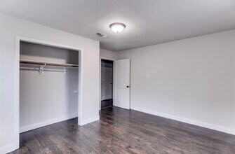 2832 Avenue I in Fort Worth, TX - Foto de edificio - Building Photo