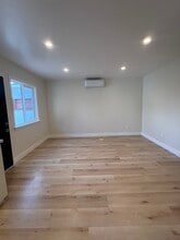 11353 Kenney St in Norwalk, CA - Foto de edificio - Building Photo