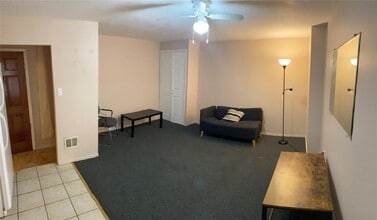 166-26 Gothic Dr in Queens, NY - Building Photo - Building Photo