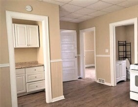 40 Clio Ave, Unit Upper in Buffalo, NY - Building Photo - Building Photo