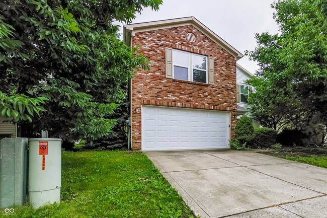 1849 Southernwood Ln in Indianapolis, IN - Building Photo - Building Photo