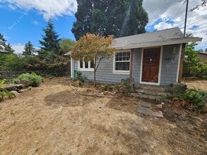 4852 NE Going St in Portland, OR - Building Photo - Building Photo