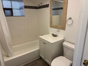 29W522 Batavia Rd in Warrenville, IL - Foto de edificio - Building Photo