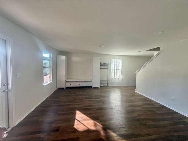 10310 Glimmer in Converse, TX - Foto de edificio - Building Photo