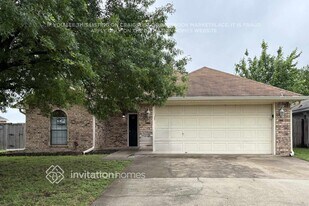 203 Bowie St in Forney, TX - Building Photo