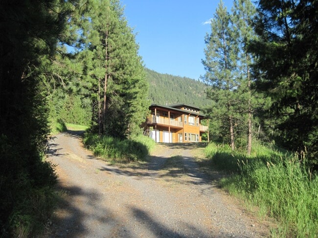 property at 1381 Mingo Mountain Rd