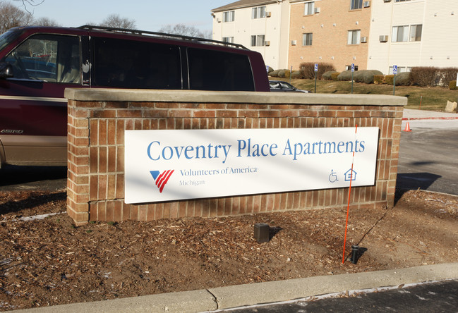 Coventry Place I and II Apartments in Redford, MI - Building Photo - Building Photo