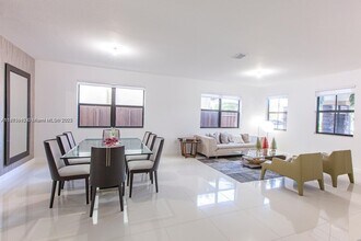 9970 NW 87th Terrace in Doral, FL - Building Photo - Building Photo