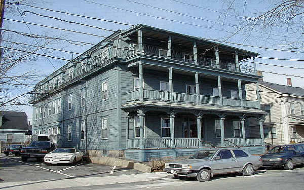 26 Proctor St in Framingham, MA - Foto de edificio - Building Photo