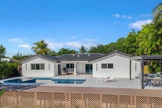 19721 NE 23rd Ave in Miami, FL - Building Photo - Building Photo