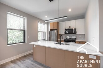2401 N Kedzie Blvd in Chicago, IL - Building Photo - Building Photo