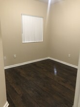 3236 NW 31st Ter in Lauderdale Lakes, FL - Foto de edificio - Building Photo