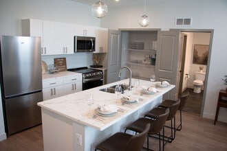 TERRA - Hilliard Bluffs in Rocky River, OH - Building Photo - Building Photo