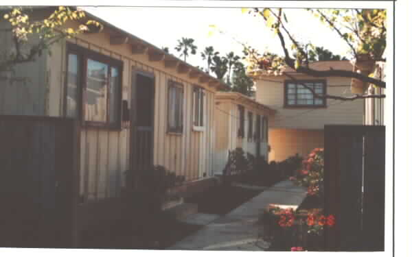 377-407 1/2 Bonair St. in La Jolla, CA - Building Photo