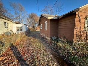 924 N Edmond St in Springfield, IL - Foto de edificio - Building Photo