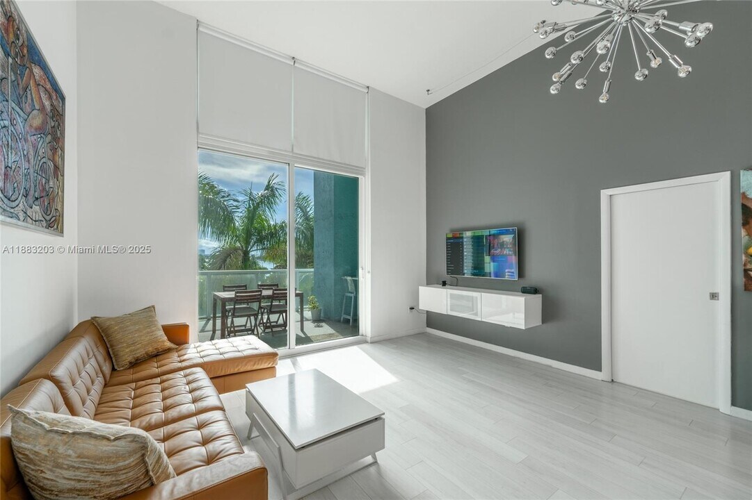 1900 N Bayshore Dr in Miami, FL - Foto de edificio