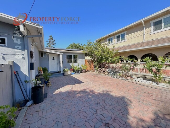 property at 1428 Camellia Dr
