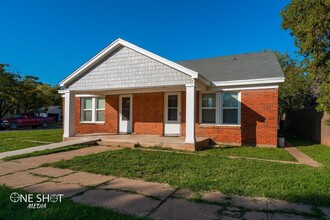 2742 Russell Ave in Abilene, TX - Foto de edificio - Building Photo