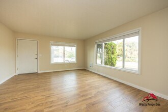 212 N Dekum St in Portland, OR - Building Photo - Building Photo