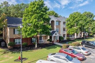 Salem Chase Apartments in Conyers, GA - Building Photo - Building Photo