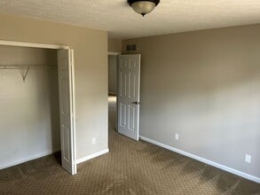 377 Stetler Ave in Akron, OH - Building Photo - Building Photo