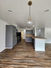 16237-16239 Vancil Loop SE in Yelm, WA - Foto de edificio - Building Photo