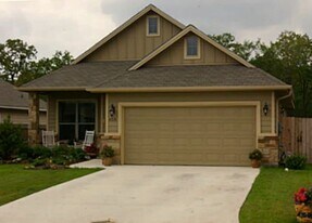 AUGUST 2026 PRE-LEASE! 3 bed, 2 bath in Sp in College Station, TX - Building Photo