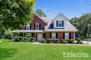 1503 Elena Dr in Mcdonough, GA - Building Photo