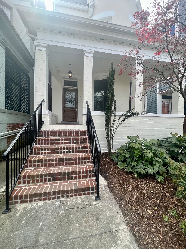 613 Redgate Ave in Norfolk, VA - Foto de edificio - Building Photo