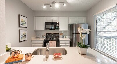 3517 N Hills Dr, Unit BB203 in Austin, TX - Building Photo - Building Photo