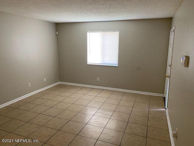 5136 Westchase Ct in Jacksonville, FL - Foto de edificio - Building Photo