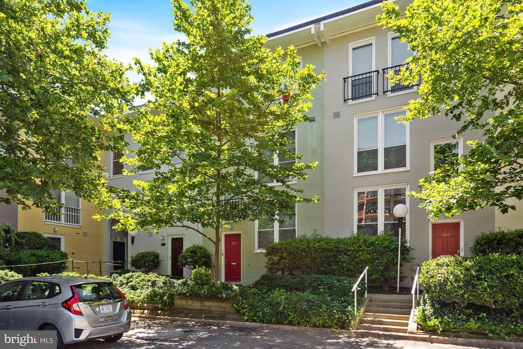 158 G St SW in Washington, DC - Building Photo