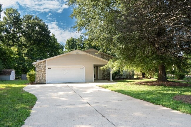 property at 500 Kirby Ln