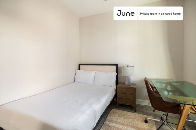 Private bedroom in 5 bed/2 bath Home in Boston, MA - Building Photo - Building Photo