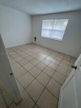 10452 NW 8th St, Unit 202 in Pembroke Pines, FL - Building Photo - Building Photo