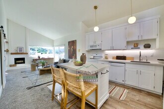 505 Larkspur Plaza Dr in Larkspur, CA - Building Photo - Building Photo