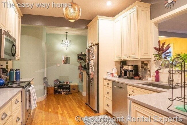 246 Hampshire St, Unit 2 in Cambridge, MA - Building Photo - Building Photo